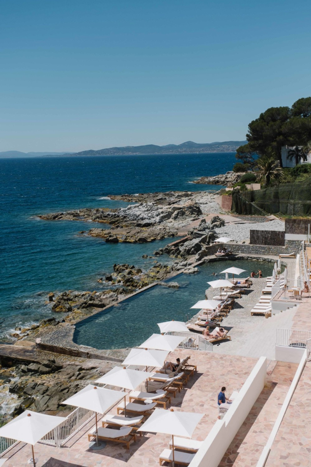 Koffer packen für die Côte d'Azur Les Roches Rouges