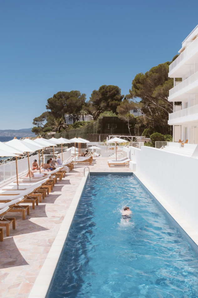 Koffer packen für die Côte d'Azur Les Roches Rouges