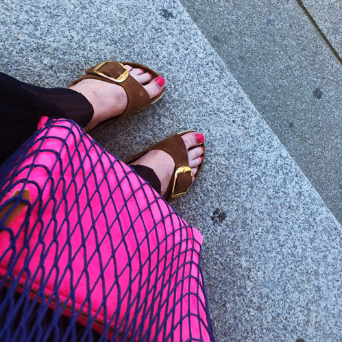 What happend April 2018 Hot pink and navy blue